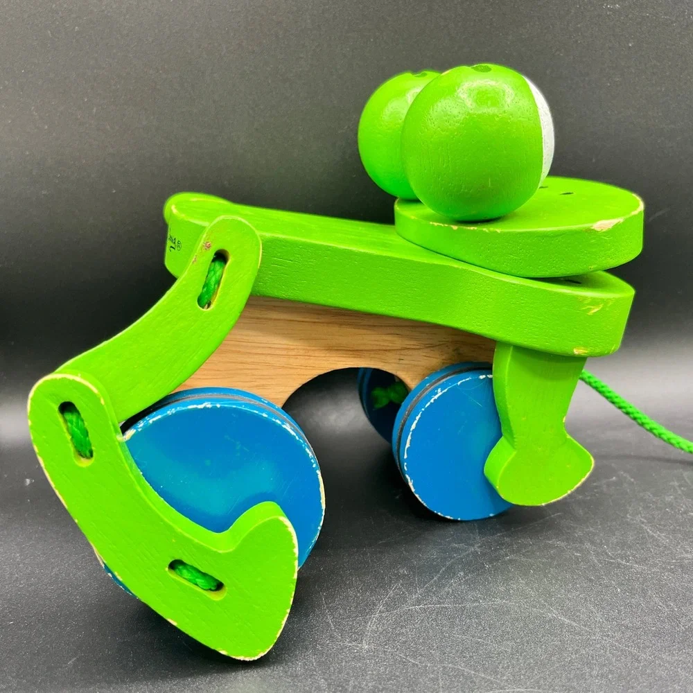 Melissa & Doug Wooden Frog Pull Toy Green Blue Hopping Action Toddler Toy‎